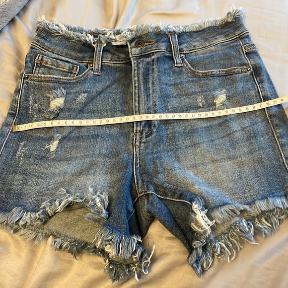 NWOT! Distressed Denim Risen stretchy Jean Shorts! 💜 - Picture 16 of 17